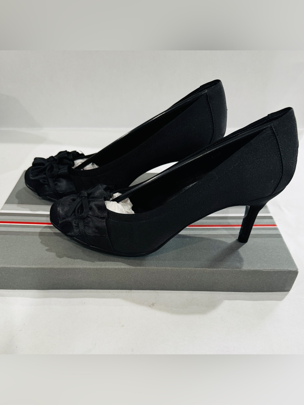New in Box Vigotti Ulinda Black Satin Ruffle Bow Pumps - Italian Leather Soles